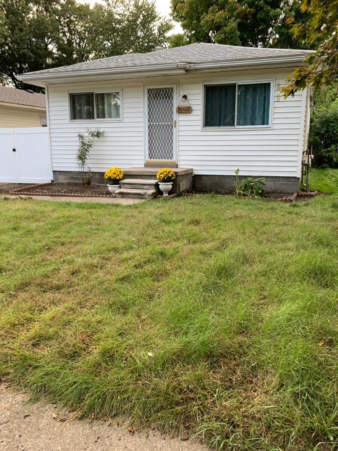 Livonia Bndb, Budget Room Near Redford, Westland Exterior photo