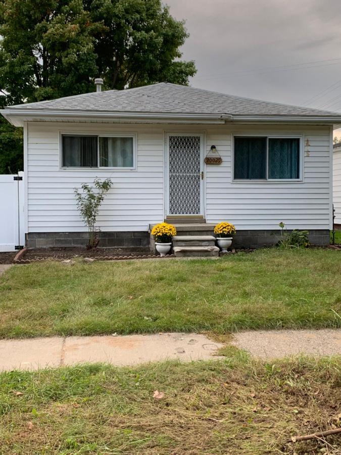 Livonia Bndb, Budget Room Near Redford, Westland Exterior photo